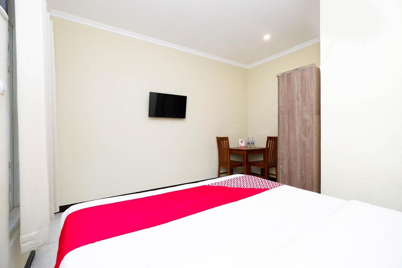Oyo 1835 Kostel Wood Hotel Semarang Kültér fotó