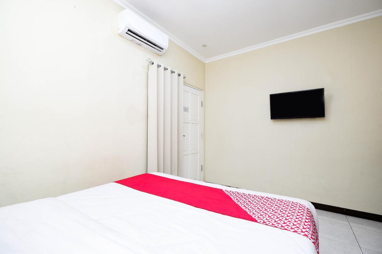 Oyo 1835 Kostel Wood Hotel Semarang Kültér fotó